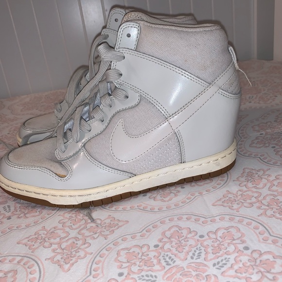 Nike sky high wedged heel - Picture 3 of 3